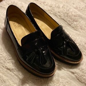 Naturalizer Black Patent Loafers. Size 6.5 More like 7